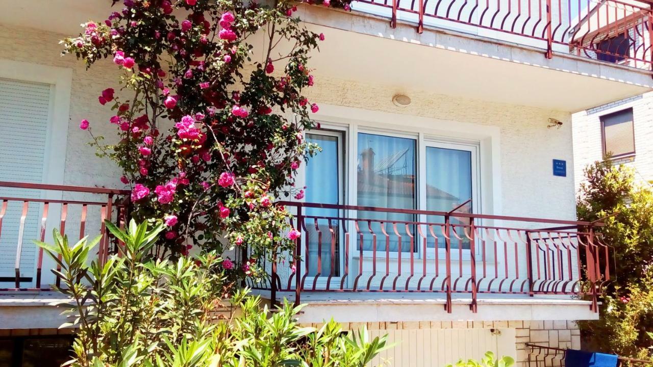 Apartmani Komunela Umag Exterior photo